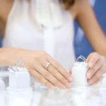 Step-by-step guide on how to make bead pendant jewelry at home.