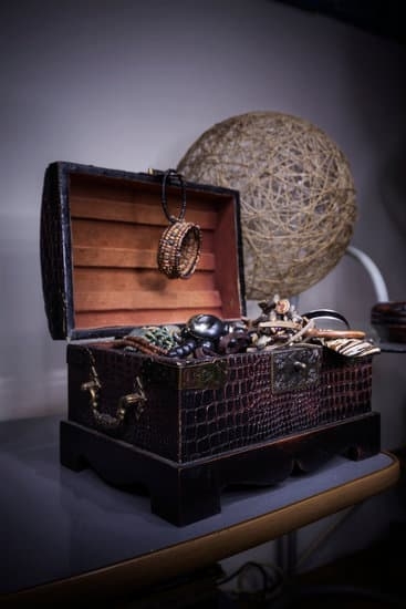 History of American Jewelry Designers and Manufacturers 1 A Look at Influential Makers and Styles