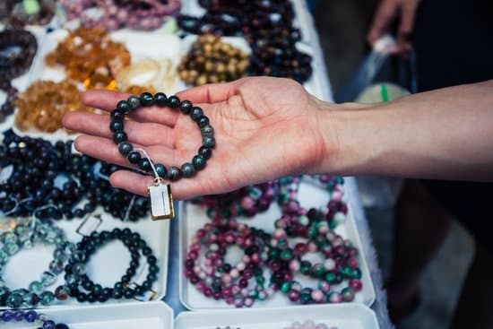 How to Size Jewelry Beads 1 Step-by-step guide on how to size jewelry beads accurately for stunning designs