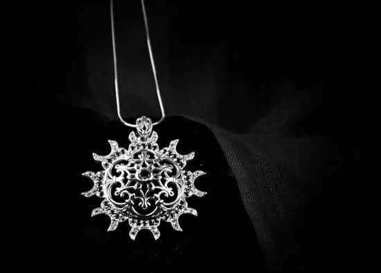 Jacksonville Spring Bead and Jewelry Show 1 Vibrant Jacksonville Spring Bead and Jewelry Show featuring stunning handmade pieces for sale