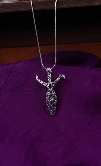 Handmade DIY chain and bead jewelry for unique designs