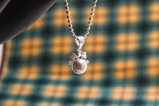 How to Use Nailpolish on Jewelry Beads 1 Step-by-step guide on how to use nail polish on jewelry beads for a dazzling look