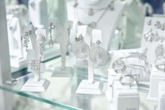 Bead Jewelry Shows in Ga 1 Vibrant bead jewelry showcased at GA shows