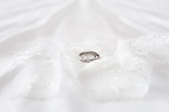 What Types of Beads Go With Wood for Jewelry Making 1 natural stone beads complement the unique texture and color