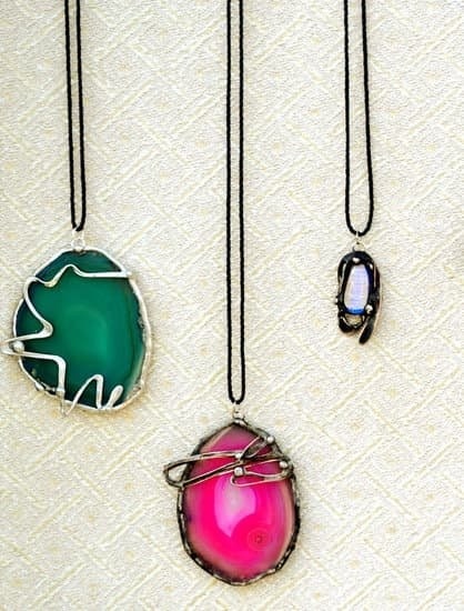 Hexagon pave pendant with intricate bead cap, perfect for jewelry making with a touch of elegance